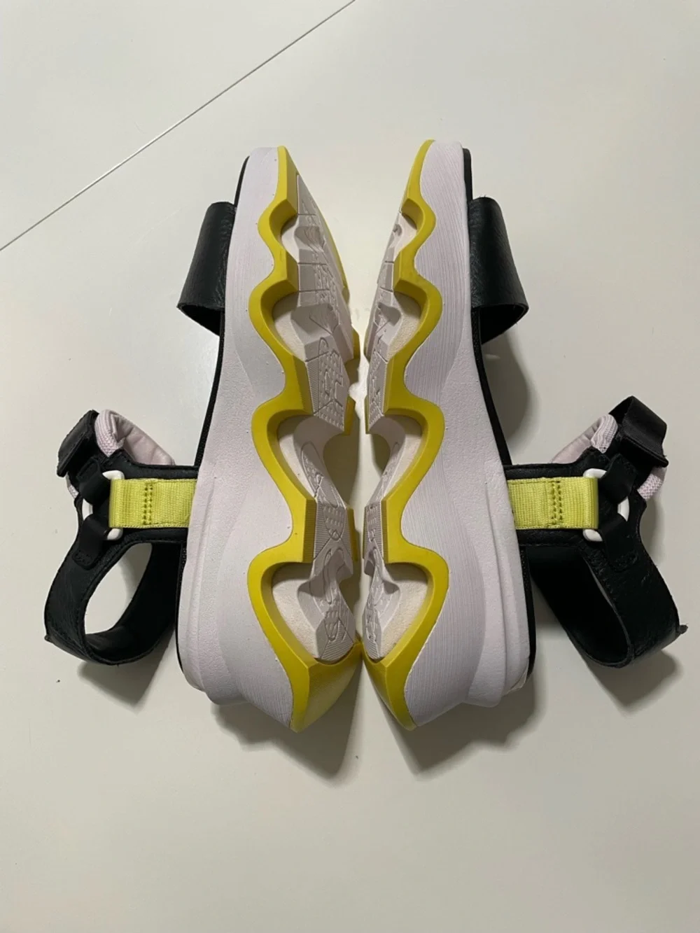 SOREL Women's Kinetic Impact Y
Strap Sandals in black , Sz 8 - Picture 8 of 15